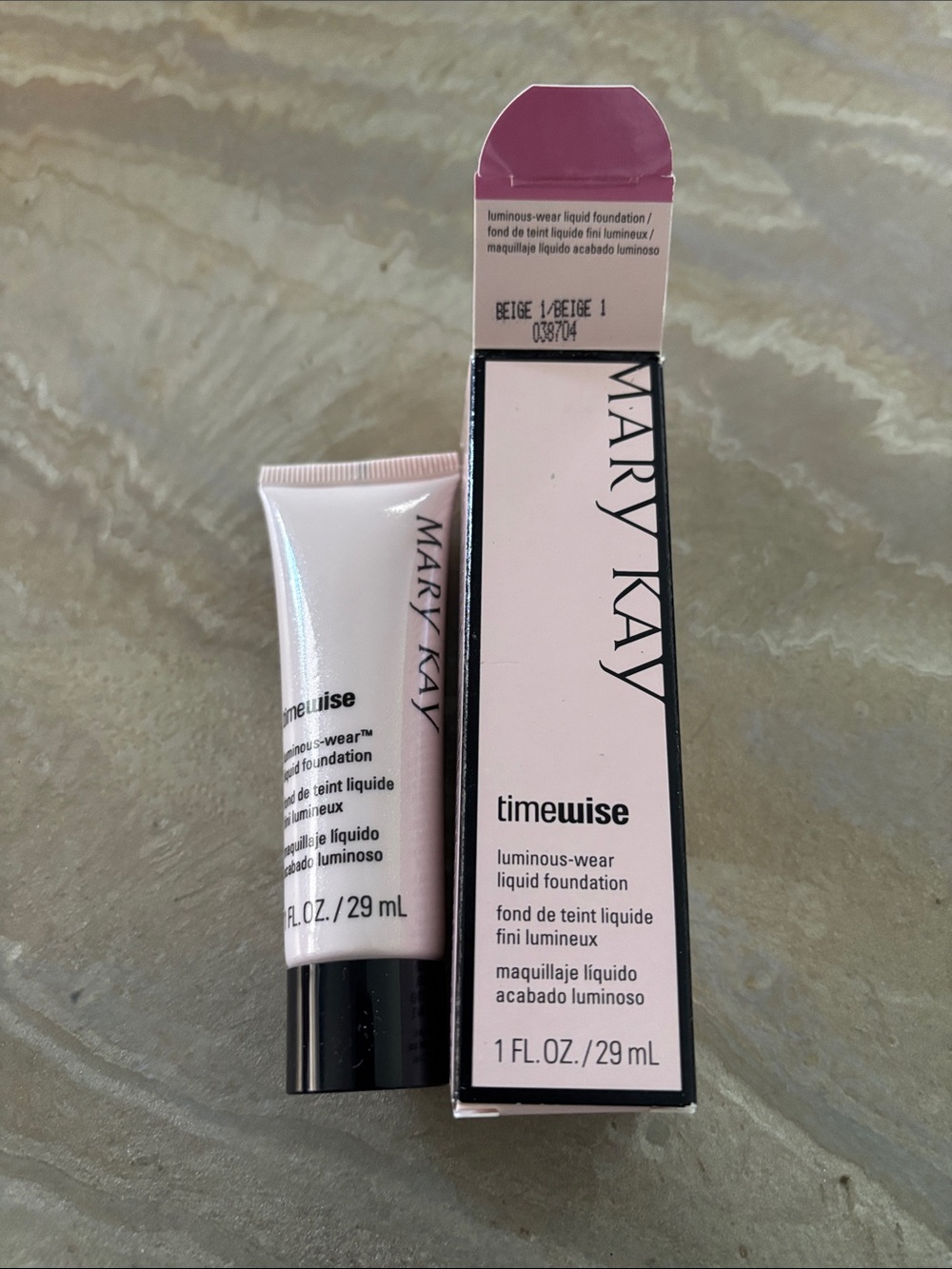 Mary Kay Timewise BEIGE 1 luminous-wear liquid foundation / New in Box